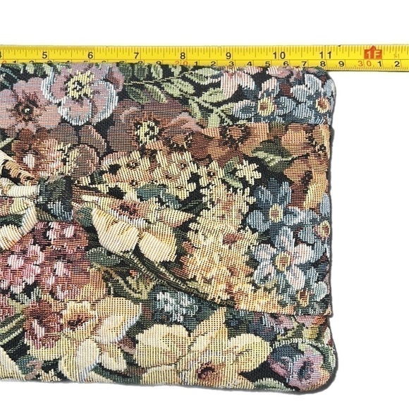 EVC Vintage Tapestry Bow Floral Clutch/ Shoulder Bag Pristine condition! - Picture 11 of 13